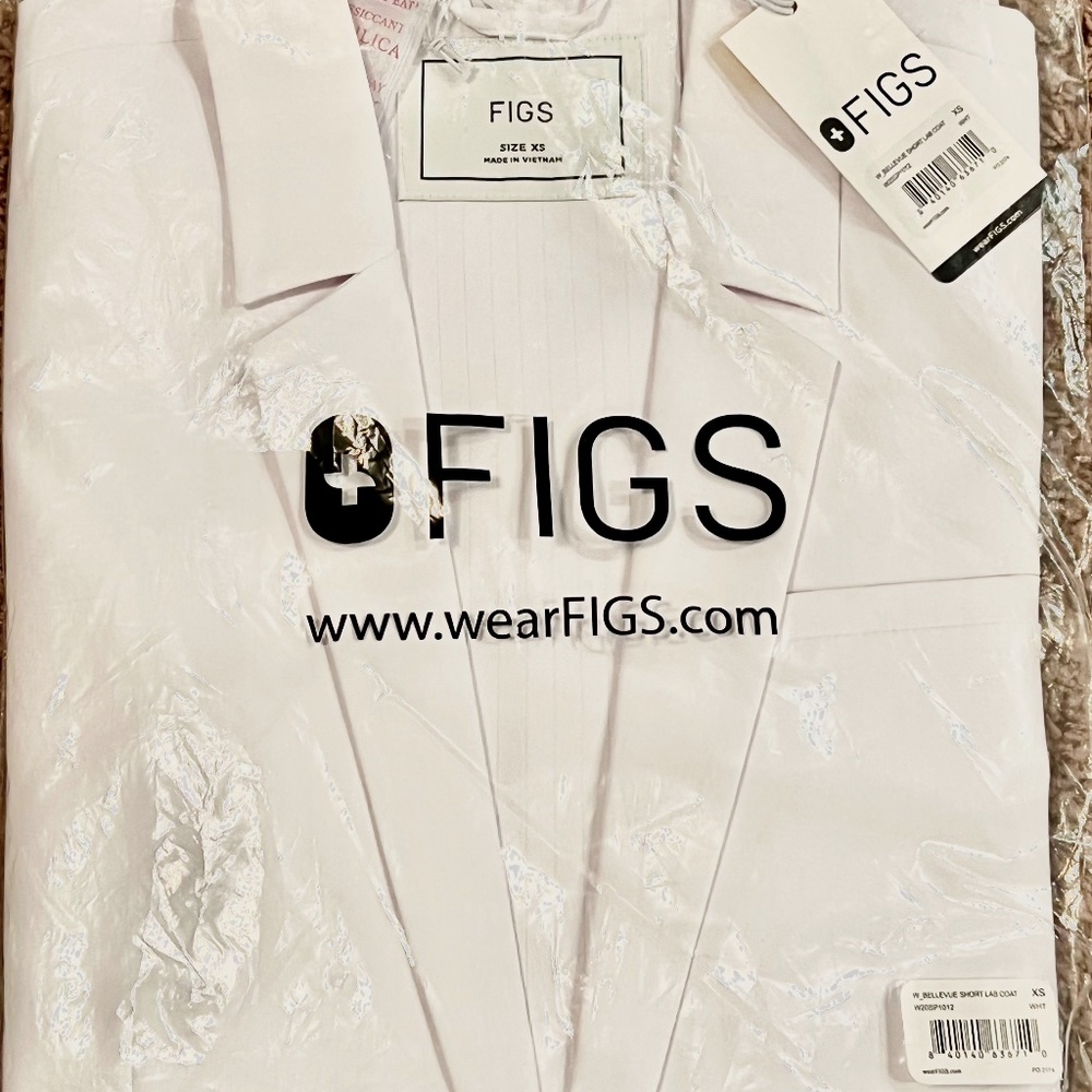 Bellevue Short Lab Coat *Brand New - Never Been Worn*